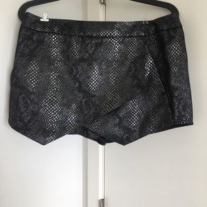 New skirt short - size small